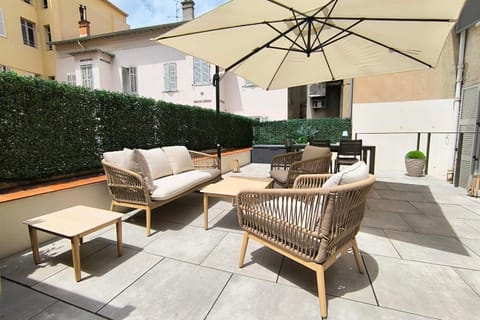 Patio, Day, Seating area