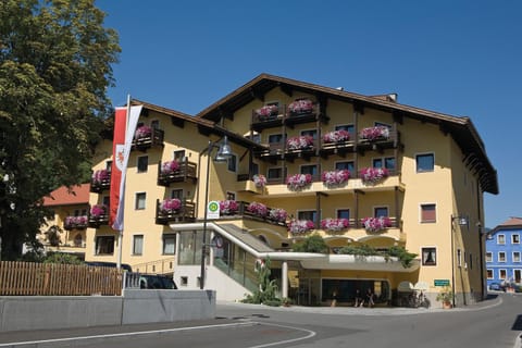 Property building, Facade/entrance