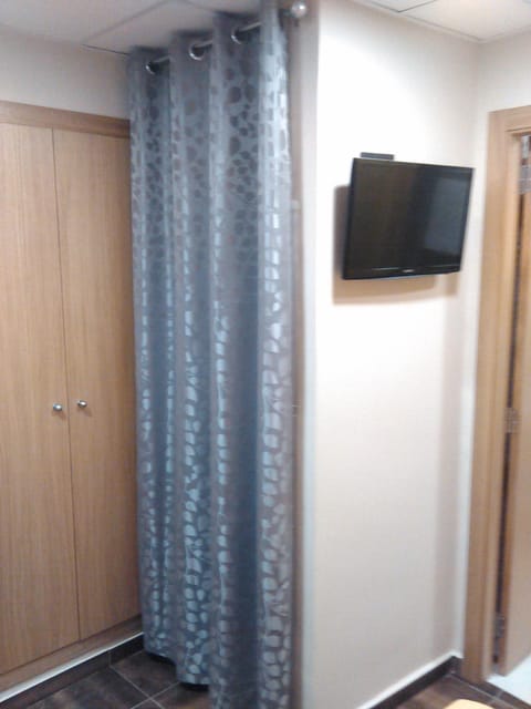 Hostal Bisbal ONLY ADULTS NO AC Bed and Breakfast in Valencia