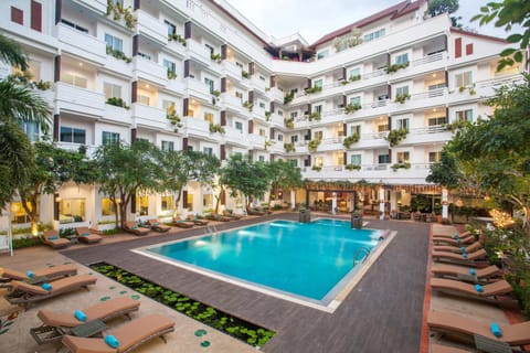 Swimming pool