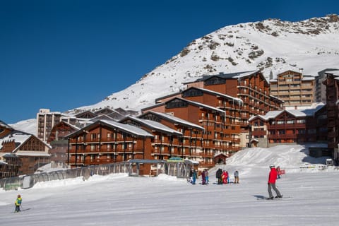 Property building, Winter, Skiing, Mountain view