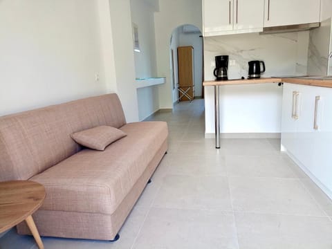 Kitchen or kitchenette, Seating area