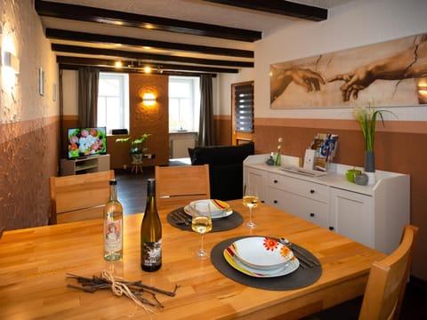 Living room, Seating area, Dining area