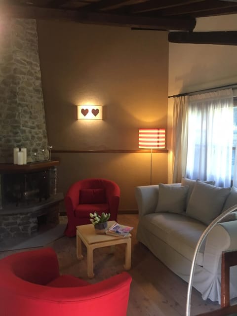 River Idyll Chalet in Bagni di Lucca