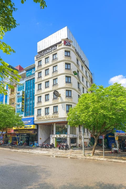 Property building, Day