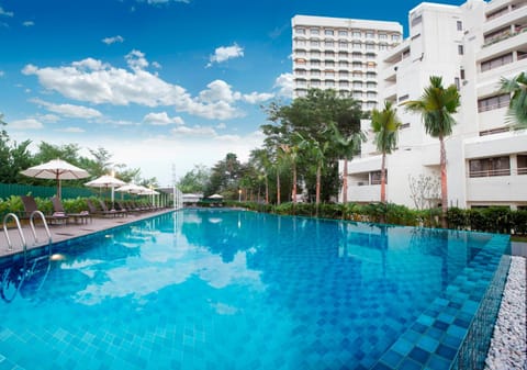 Facade/entrance, Swimming pool, Swimming pool