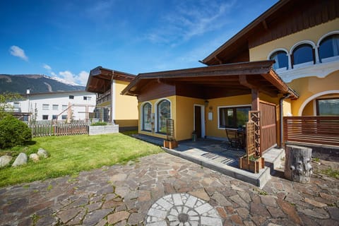 Property building, Patio, Facade/entrance