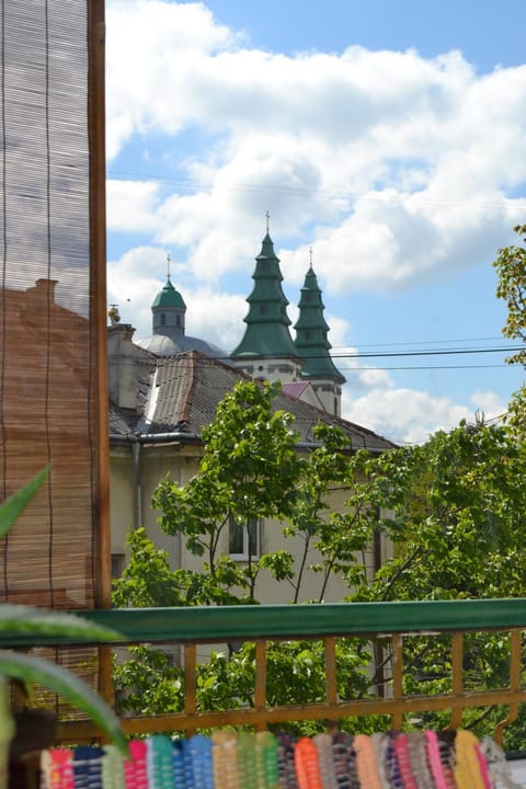Nearby landmark, Neighbourhood