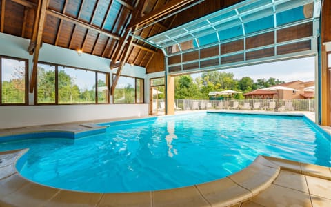Swimming pool, Swimming pool