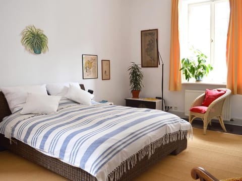 Bed, Photo of the whole room