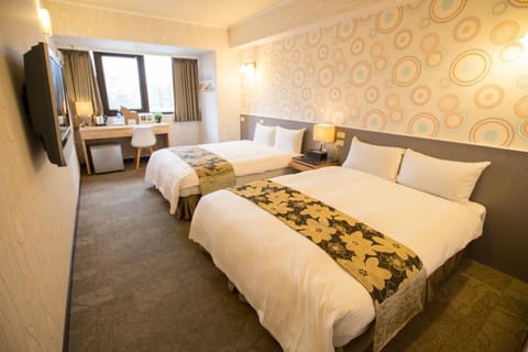 Bed, TV and multimedia, Photo of the whole room