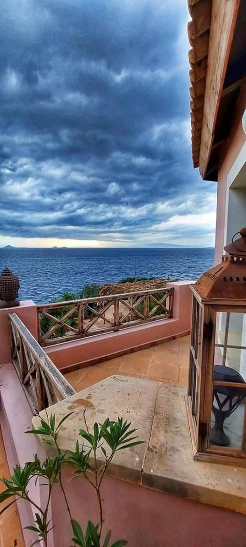 Vrachokipos House in Islands