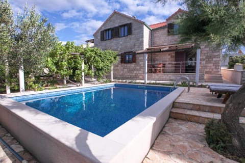 Property building, Facade/entrance, Swimming pool