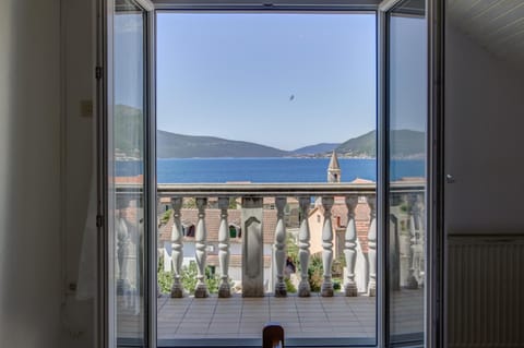 Nearby landmark, Day, Neighbourhood, Natural landscape, Summer, Landmark view, Landmark view, Sea view, Sea view