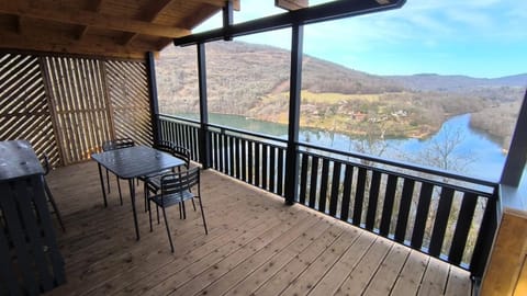 Cabanes et Lodges du Belvedere Nature lodge in Auvergne-Rhône-Alpes