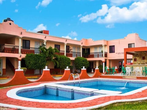 Restaurant/places to eat, Garden, Lounge or bar, Pool view, Swimming pool, Alcoholic drinks, Non alcoholic drinks