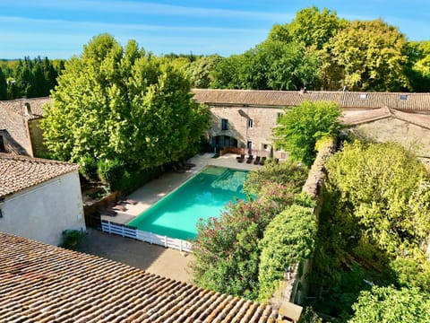 Property building, Spring, Day, Natural landscape, Garden, Garden view, Pool view, Swimming pool, sunbed
