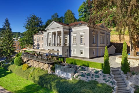 Property building, Spring, Natural landscape, Balcony/Terrace, Garden view