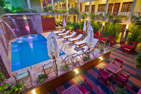 Swimming pool, Swimming pool