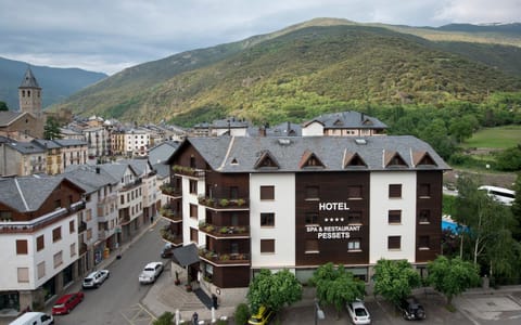 Facade/entrance, Bird's eye view, On site, Mountain view