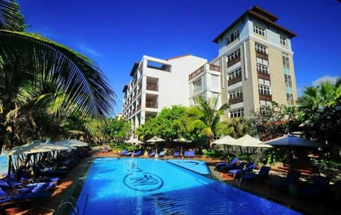 Property building, Swimming pool