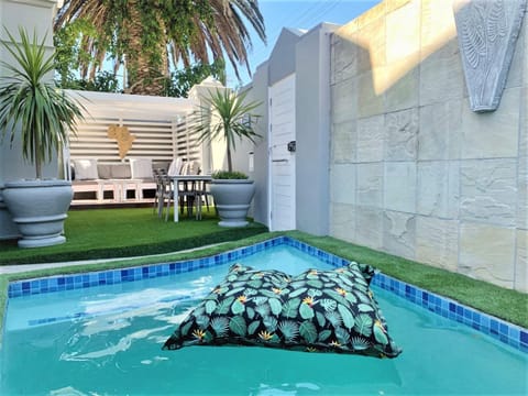 Swimming pool, Swimming pool