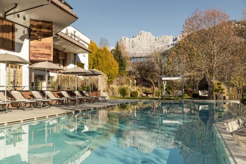 View (from property/room), Mountain view, Swimming pool