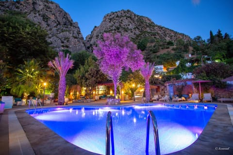 Swimming pool