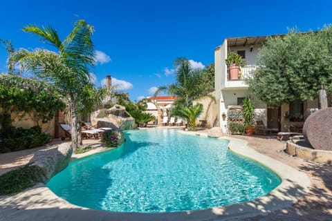 Patio, Day, Garden, Garden view, Pool view, Swimming pool, sunbed