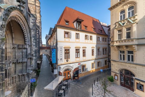 Facade/entrance, Balcony/Terrace