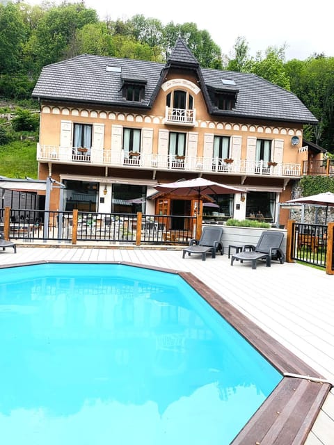 Property building, Swimming pool