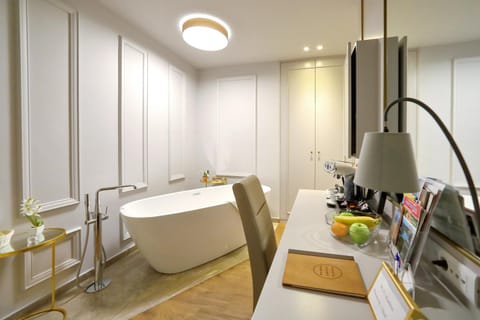 Coffee/tea facilities, Other, Bath