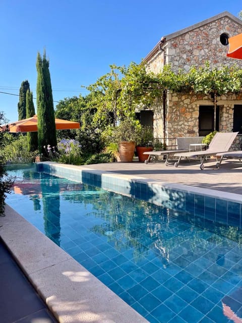 Property building, Garden view, Swimming pool