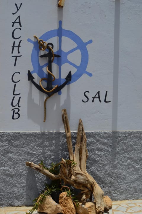 Facade/entrance, Property logo or sign, Decorative detail