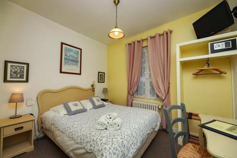 Logis Cote Loire - Auberge Ligerienne Hotel in Blois