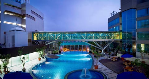 Property building, Swimming pool, Swimming pool