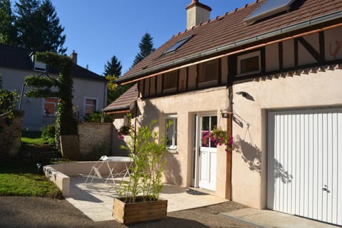 Toilet, Patio, Garden, Living room