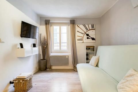 Sun Studio Apartment in Valbonne
