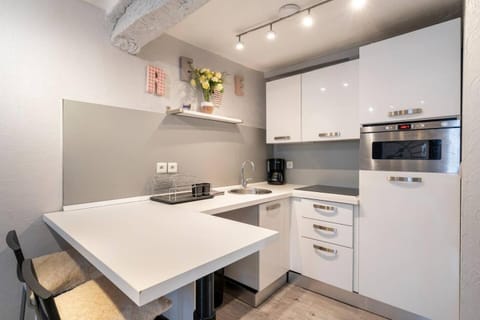 Sun Studio Apartment in Valbonne