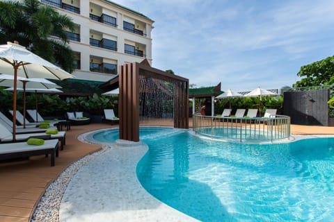 Swimming pool, Swimming pool