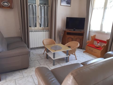 La Tuilerie House in Centre-Val de Loire