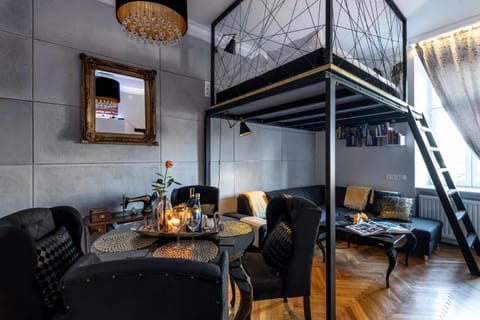 Kitchen or kitchenette, Seating area, Bedroom