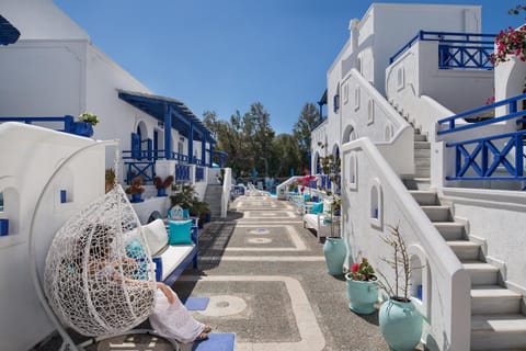 Facade/entrance, Garden view