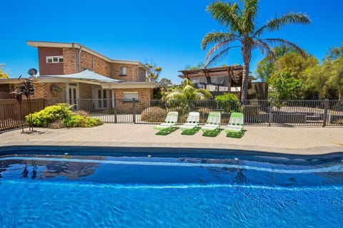Property building, Pool view, Swimming pool, Swimming pool