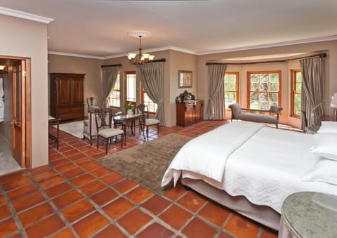 Seating area, Bedroom