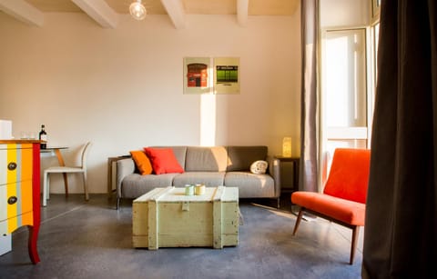 TV and multimedia, Balcony/Terrace, Seating area