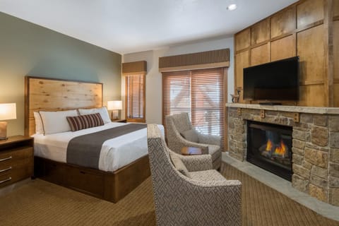 Bed, TV and multimedia, Photo of the whole room, Decorative detail, Seating area