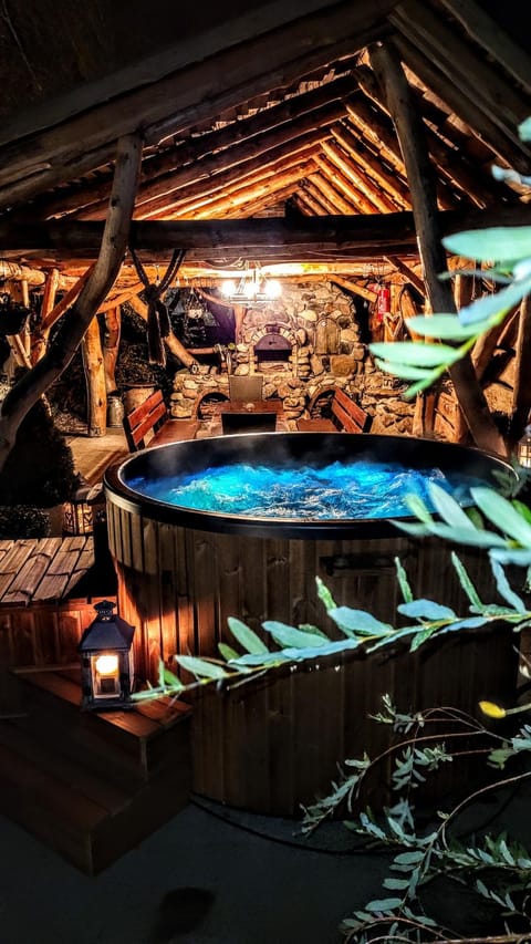 Night, Hot Tub, Spa and wellness centre/facilities, Pool view