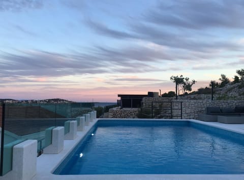 Garden view, Mountain view, Sea view
