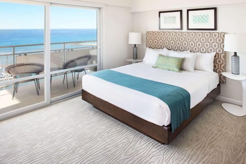 Bed, View (from property/room), Balcony/Terrace, Beach, Bedroom, Sea view